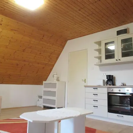 Emi Apartman Apartment